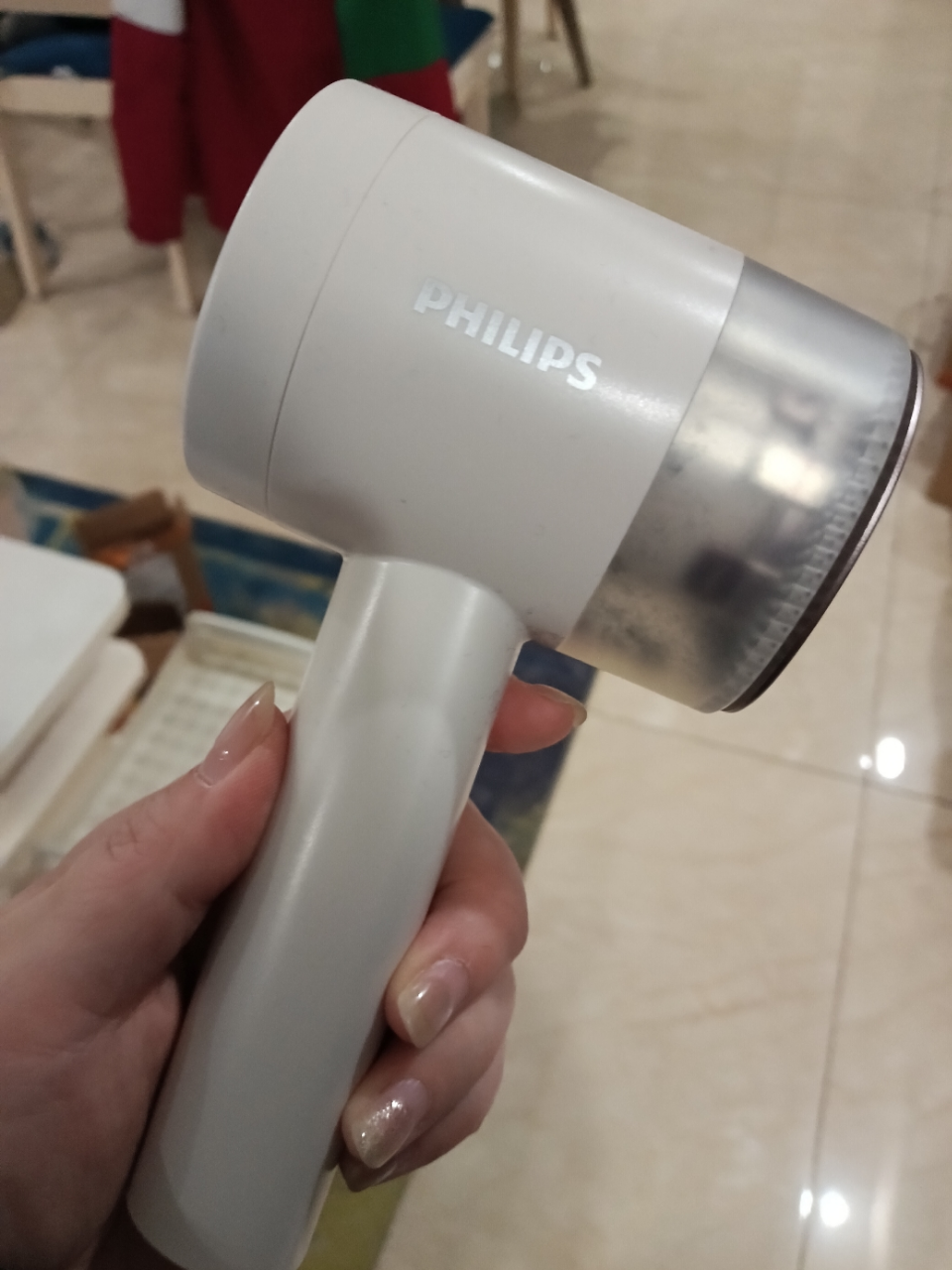 飞利浦(PHILIPS) 毛球修剪器 椰椰白 充电式剃毛机去球器 衣服家用剃球器去毛球 GCA2200/10晒单图