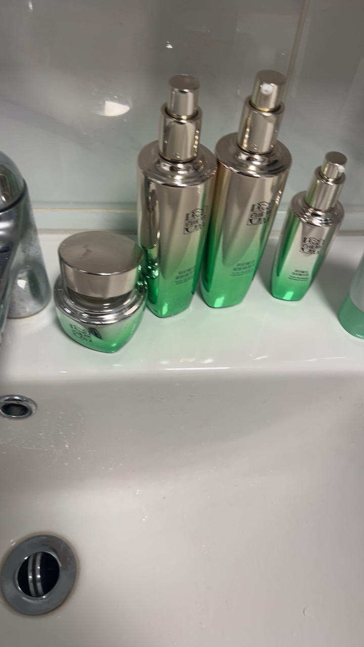 百雀羚肌初赋活致臻套装 补水保湿滋润肌肤淡化细纹护肤品套装(送精华液版)晒单图