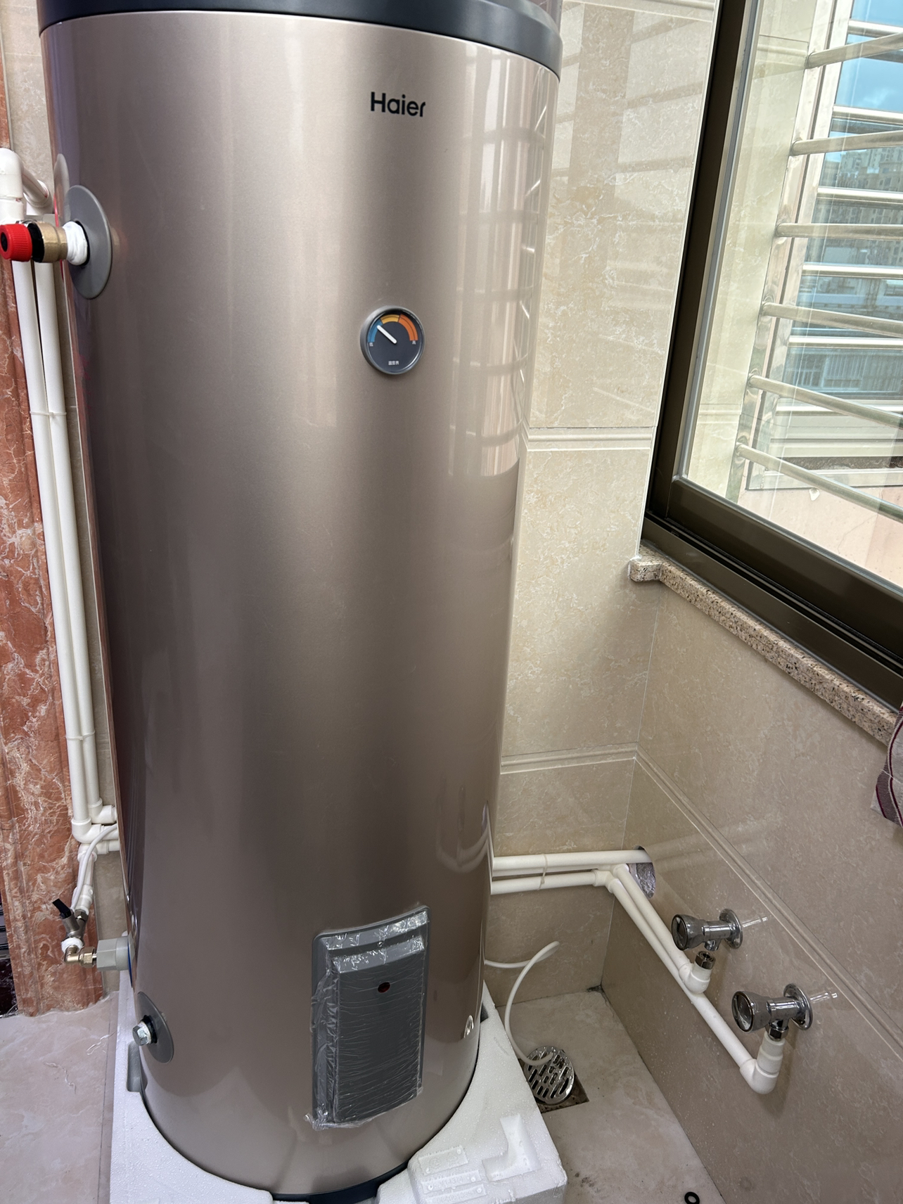 海尔(Haier)电热水器150升大容量落地式3000W全屋热水立式中央多路级供水系家用卫生间淋浴LC晒单图