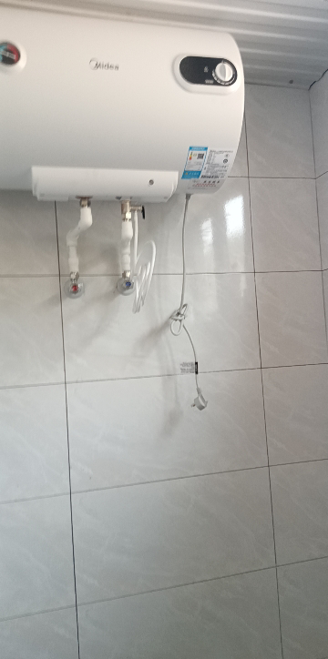 美的(Midea)热水器电热水器储水式2000W速热安全防电小型家用热水器美的洗澡机械款A3 F50-15A3(HI)晒单图