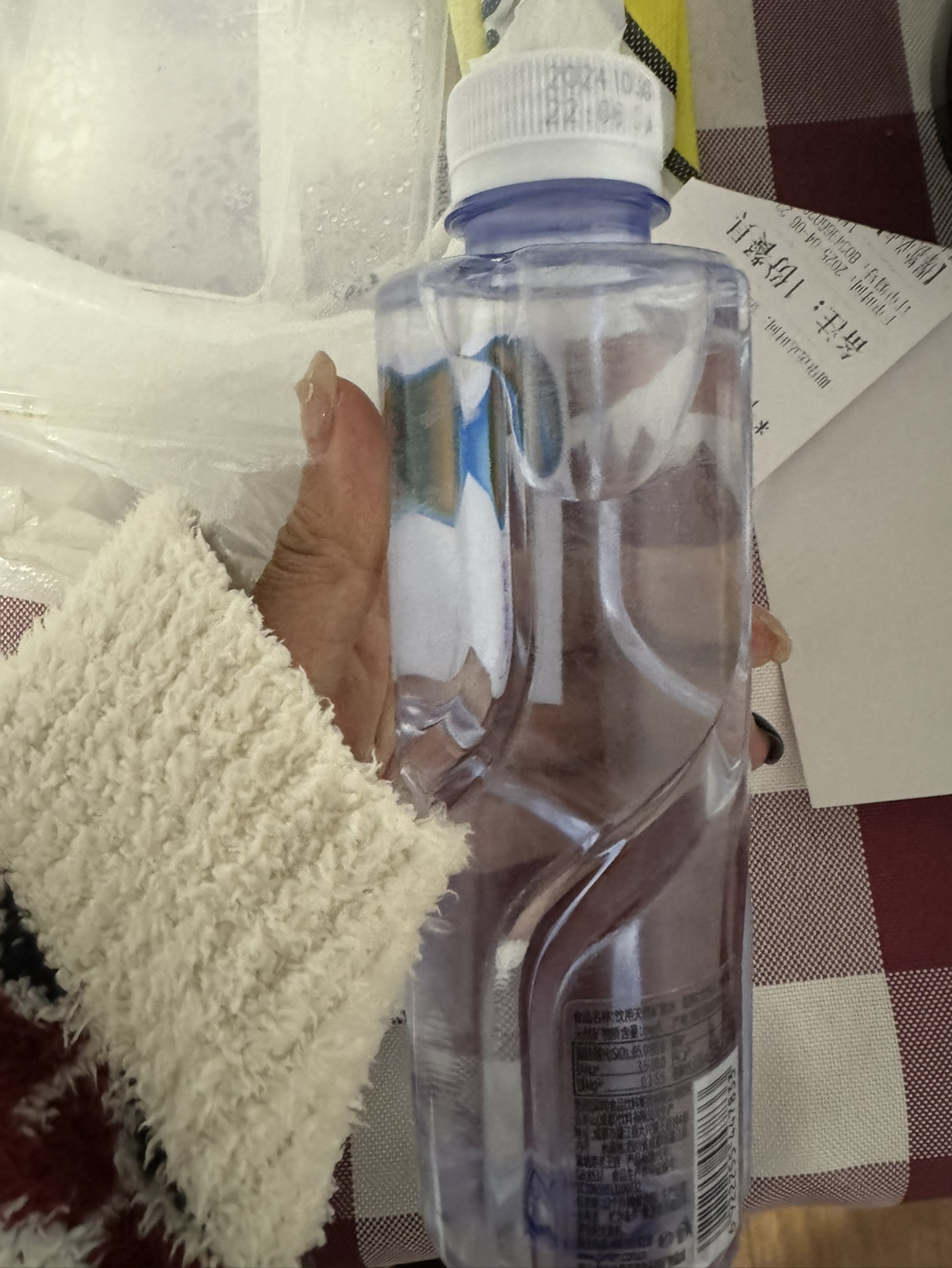 百岁山矿泉水348ml*6瓶偏硅酸饮用水车载办公室会议便携小瓶装水晒单图