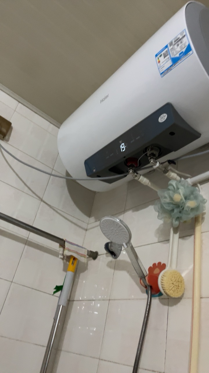 [TOP热卖]Haier/海尔60升电热水器家用卫生间储水式 EC6001-MC3U1 一级能效 WIFI智控 大屏数显晒单图