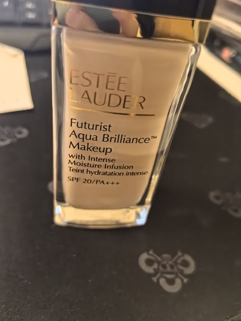 雅诗兰黛(Estee Lauder )沁水养肤粉底液30ml 保湿润贴 61#1C0冷象牙白晒单图
