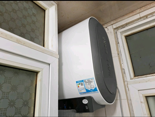 海尔热水器电热水器储水式扁桶双胆家用洗澡一级能效智慧节能上门安装BK3mini 60L 3300W 行业至短 冰雪白外观晒单图