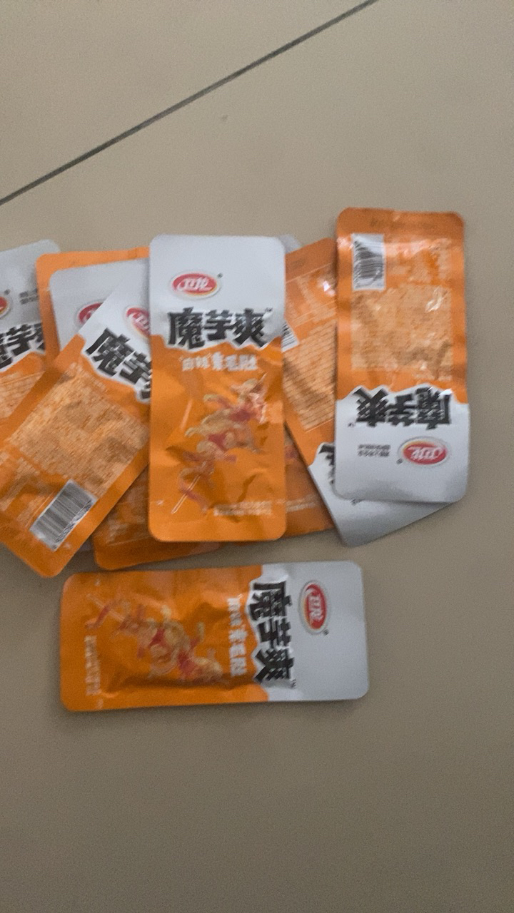 卫龙魔芋爽15g*10包素毛肚辣条素肉魔芋[麻辣味]小包装吃货零食解馋小零食儿时休闲零食休闲食品小吃晒单图