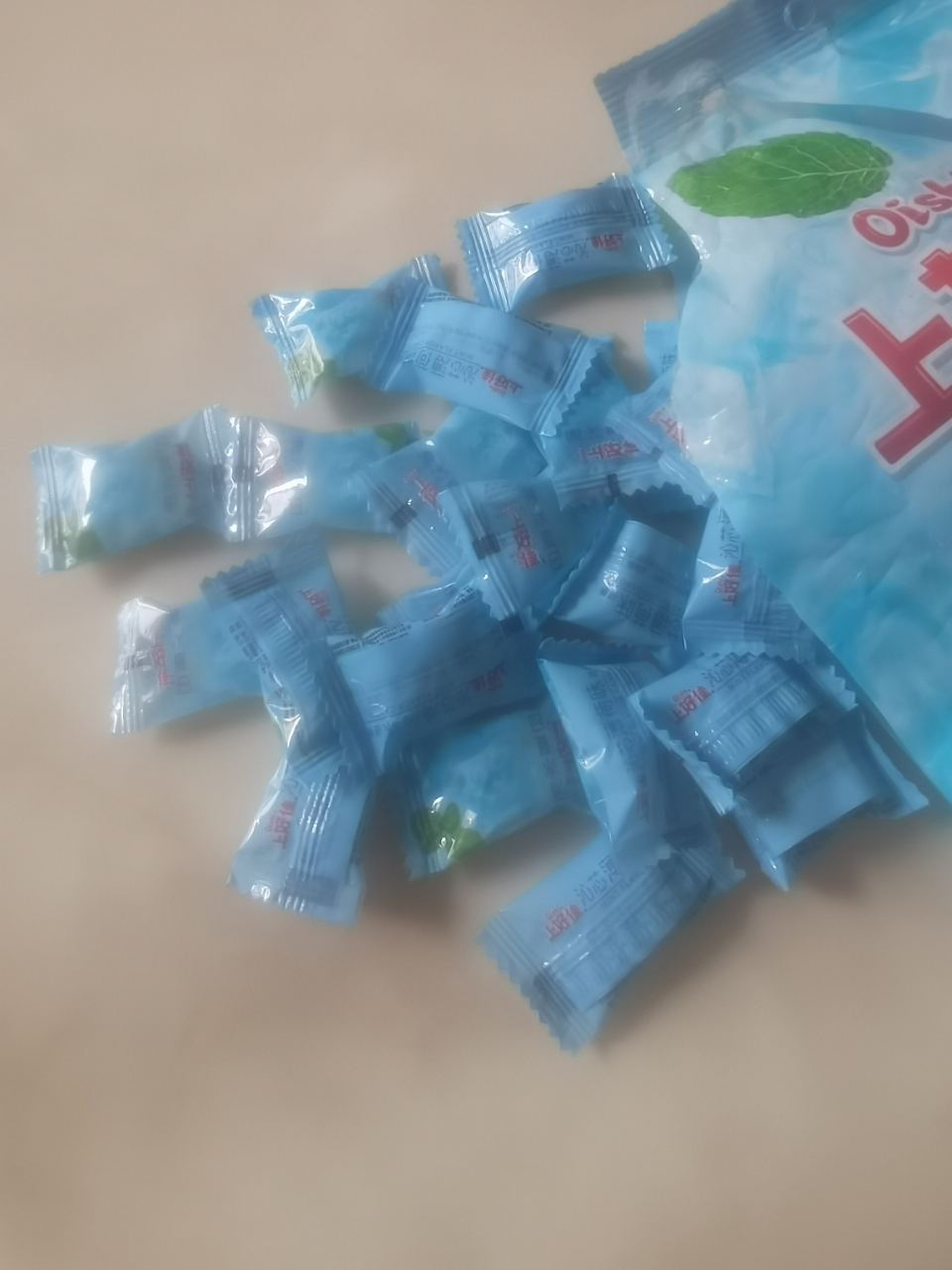 上好佳薄荷糖清凉硬糖500g清新口气招待糖果袋装婚庆批喜糖(沁芯薄荷味)晒单图