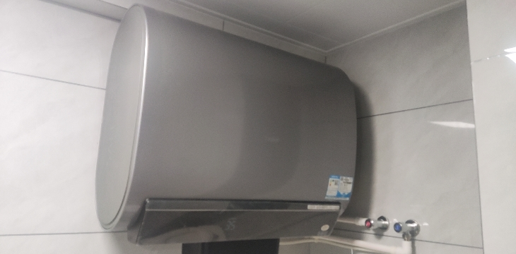 海尔(Haier)热水器小蓝瓶净水洗超薄扁桶家用电热水器3500W变频[3D MAX加热]小魔盒双胆BK7 60L晒单图