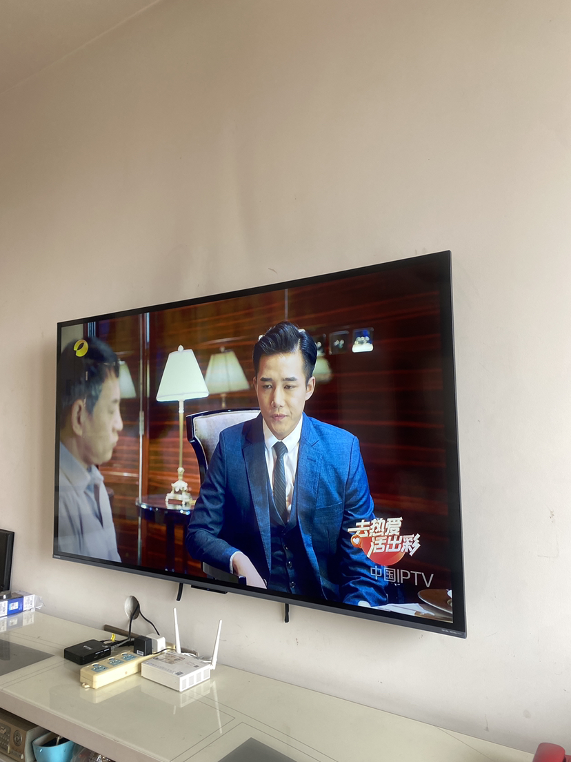 三星85英寸 85DU8000 4K超高清 4核32G AI智能补帧 方言语音控制 无开机广告 超薄平板电视晒单图