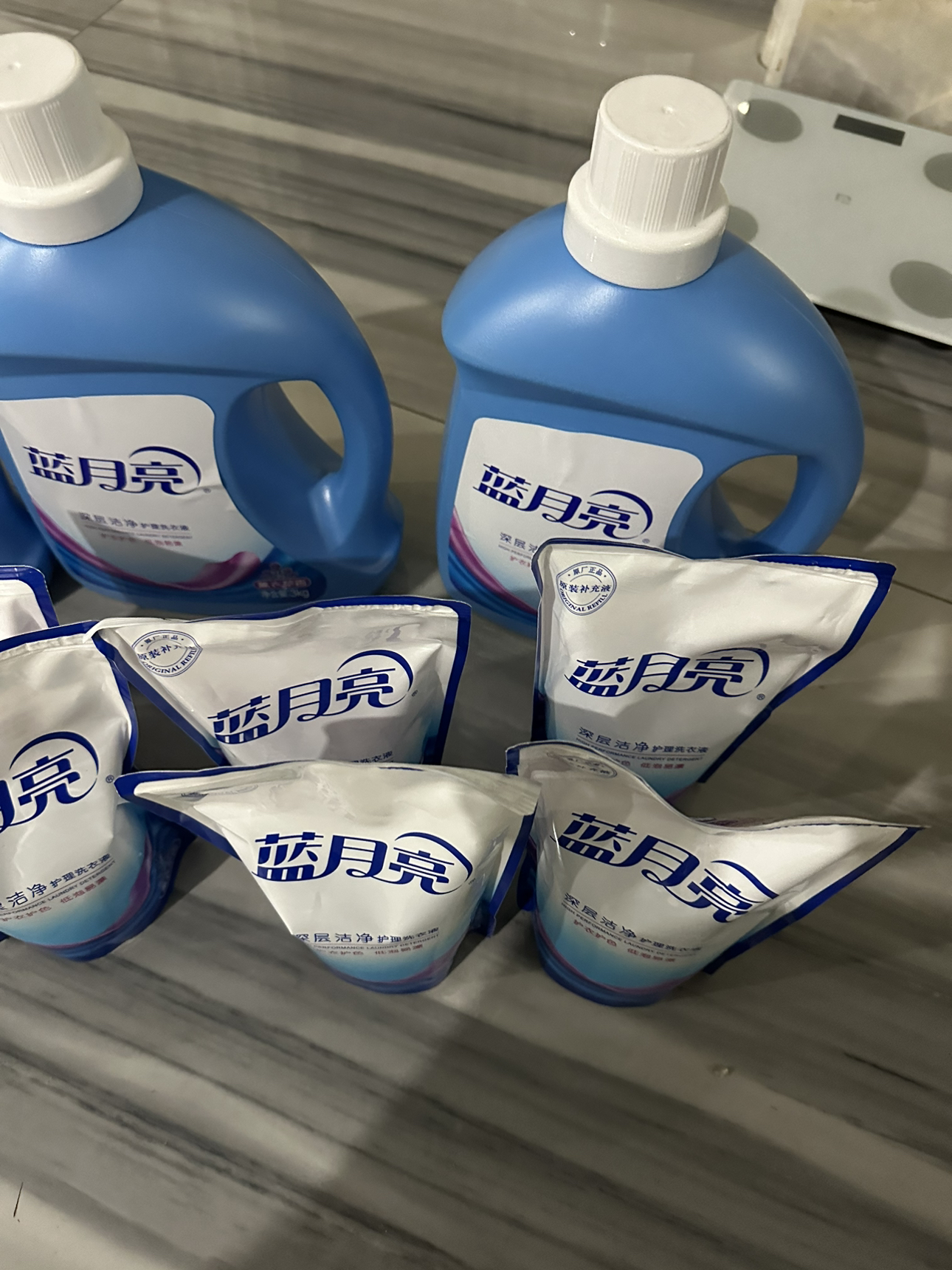 蓝月亮 深层洁净洗衣液16斤套装3kg*2瓶+500g*4袋 薰衣草香 深层洁净 强效去污 低粘速溶易漂洗 家庭优惠套装晒单图