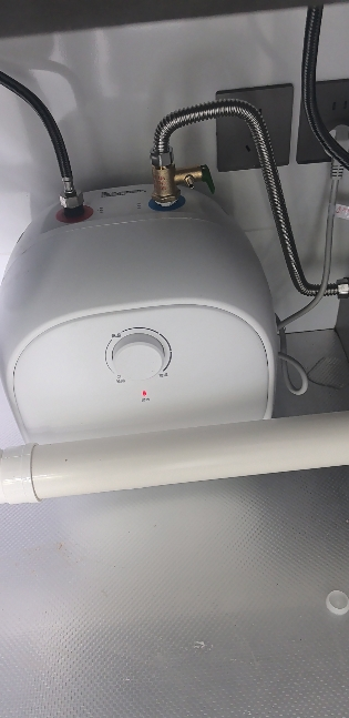 美的(Midea)暖敦敦上出水电热水器小厨宝家用6.6L迷你大水量连续出水36L搪瓷内胆一级能效速热F6.6-20CB晒单图