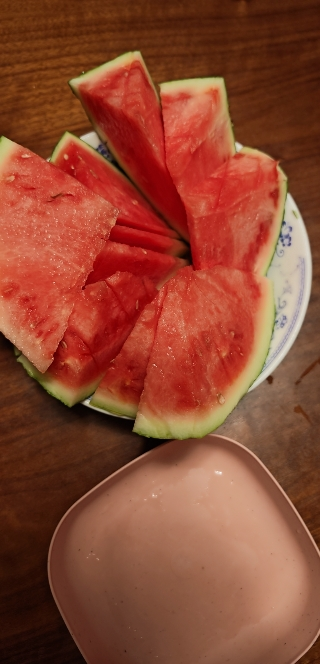 [熊猫鸟]云南 新鲜麒麟西瓜 1个 6-7斤 新鲜水果 汁多肉甜 熊猫鸟晒单图