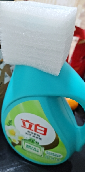 立白柔顺香氛洗衣液2kg瓶装持久留香酵素洁净衣物更柔顺晒单图