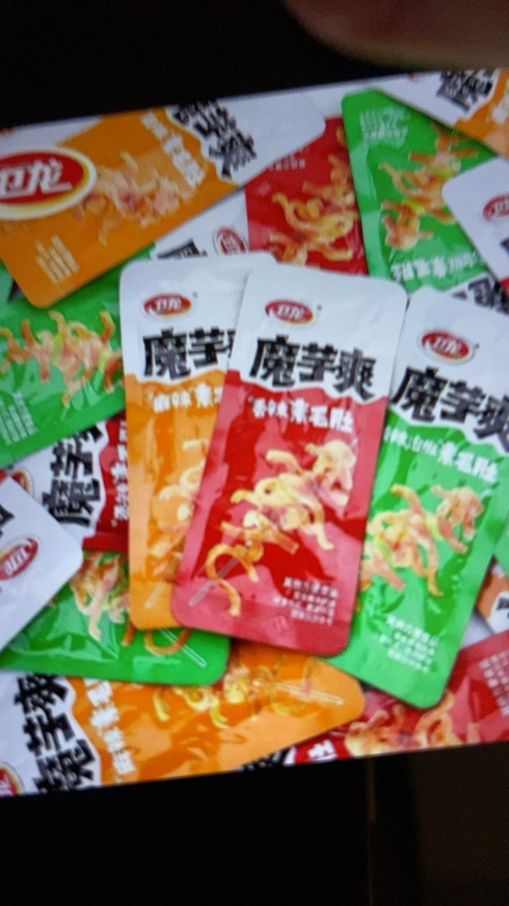 卫龙辣条魔芋爽香辣味麻辣味混合500g (约28小包) 魔芋爽香辣味酸辣味麻辣味晒单图