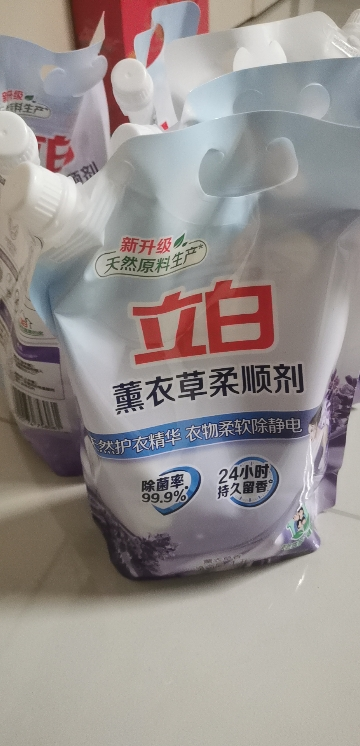 立白薰衣草柔顺剂1L*2袋除菌除静电天然护衣精华衣物更柔顺晒单图