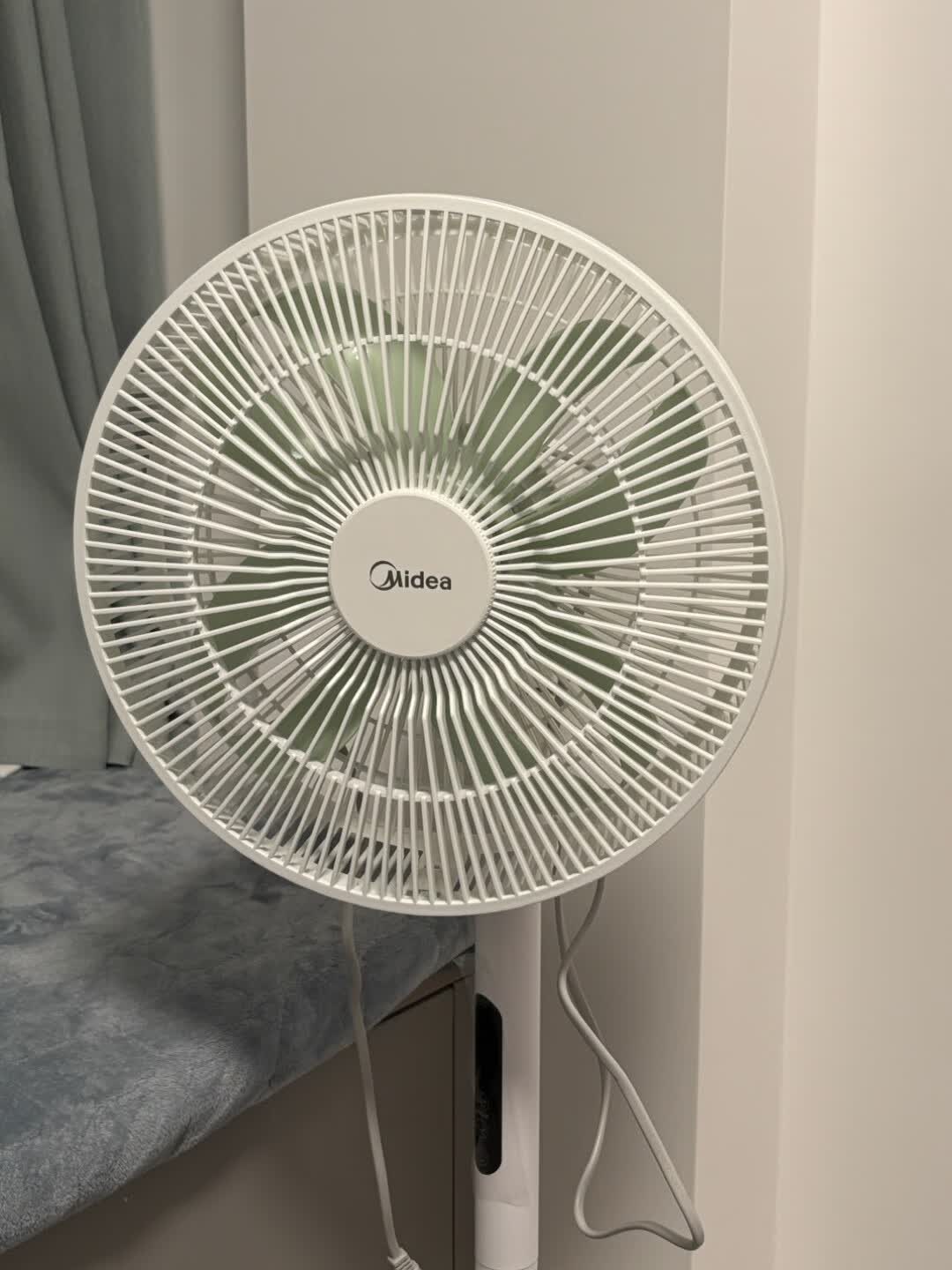 美的(Midea)电风扇落地扇轻音直流变频空气循环扇桌面台式立式两用电扇家用一级能效节能扇SDH30RX晒单图