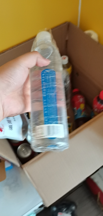 统一 爱夸 天然矿泉水 570ml*4瓶装晒单图