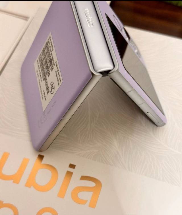 [全新]努比亚 Flip2 冰晶紫 8GB+256GB 天玑7300X 5G芯 折叠屏AI 时尚双卡5G手机晒单图