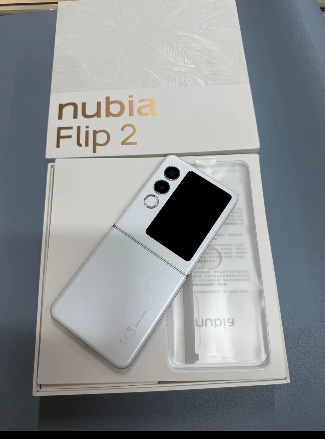 [全新]努比亚 Flip2 雪钻白 8GB+256GB 天玑7300X 5G芯 折叠屏AI 时尚双卡5G手机晒单图