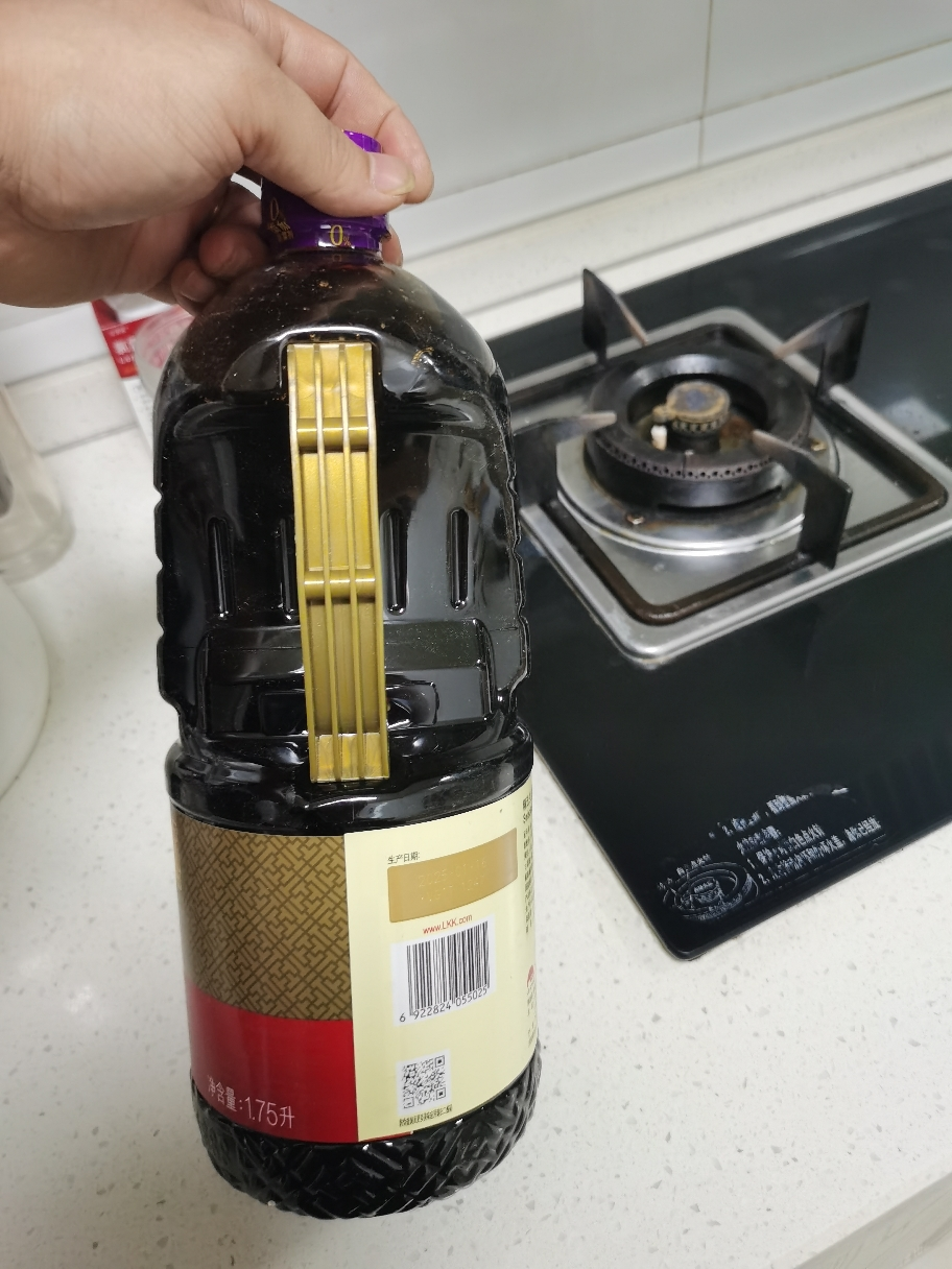 李锦记(LEE KUM KEE)精选生抽酱油 特级0添加防腐剂调味品拌饭酱油凉拌菜调料火锅蘸点1.75L晒单图