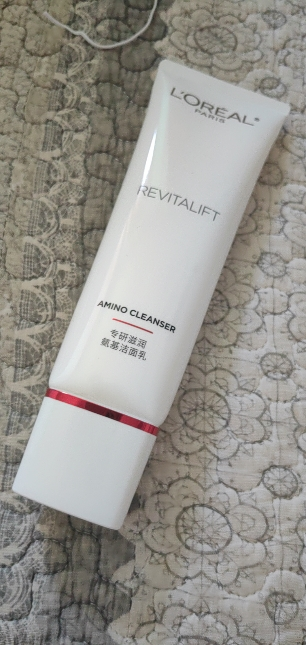 欧莱雅(L'OREAL)复颜洁面乳125ml(深层清洁 滋润补水 抗皱紧致 女士洗面奶 新老包装随机发)晒单图