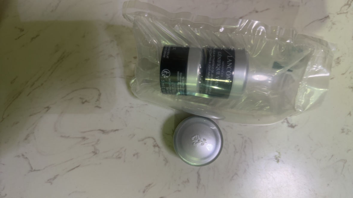 兰蔻(lancome)全新精华肌底眼霜5ml 淡化黑眼圈淡化眼纹 小黑瓶眼/霜5ml*3晒单图