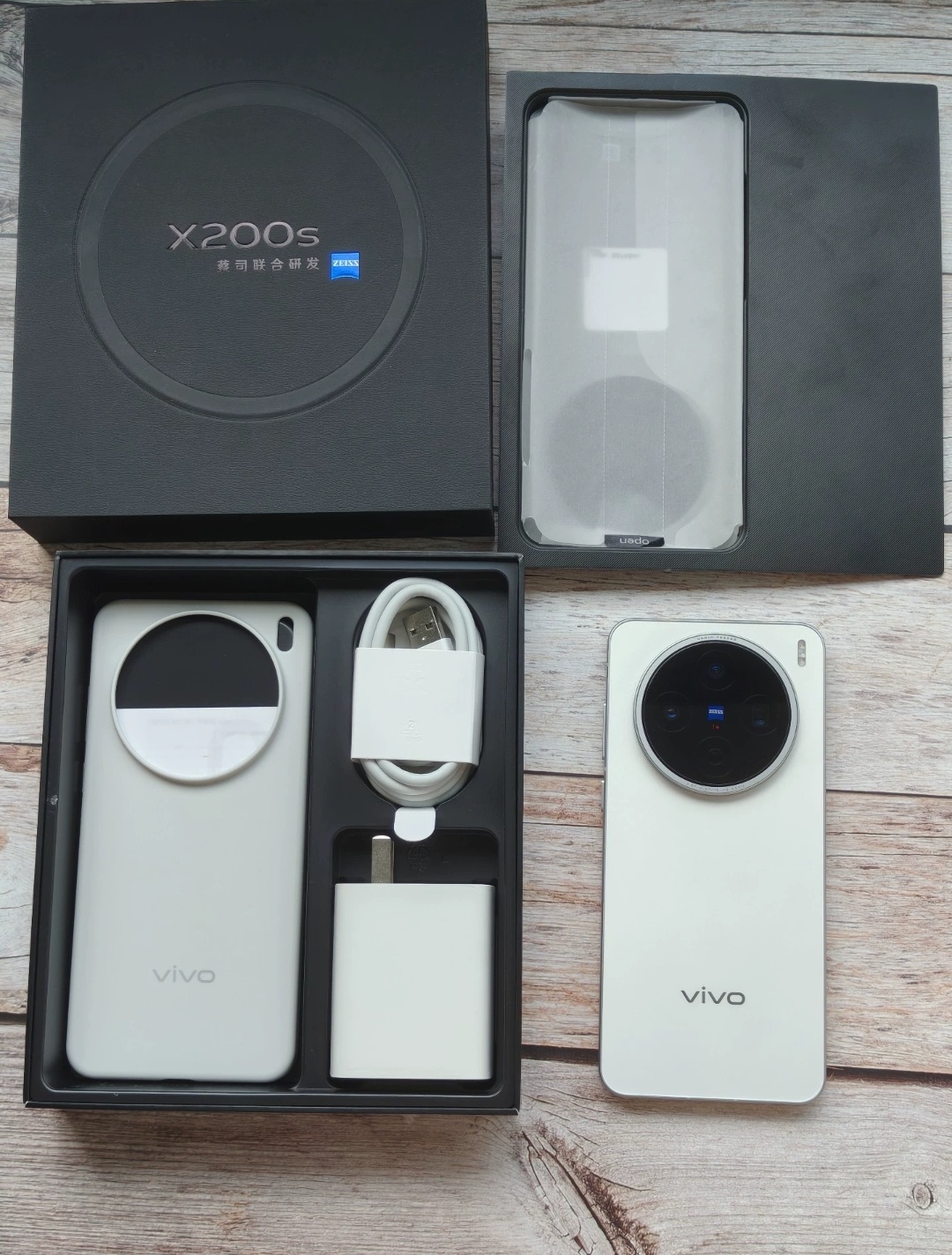 [全新]vivo X200s 直白12GB+256GB 蓝晶×天玑9400+芯 6200毫安大电池 90W快充 支持无线充电 蔡司超级潜望长焦 拍照 AI手机晒单图