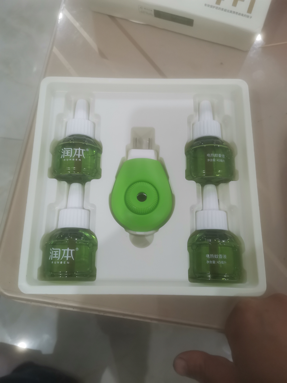 润本(RUNBEN)蚊香液电蚊香驱蚊液120晚大容量45ml×4瓶+1器防蚊定时无香型儿童晒单图