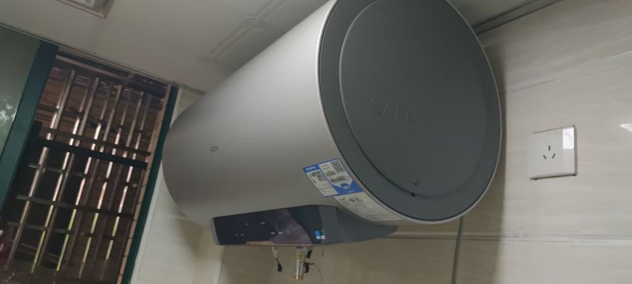 海尔(Haier)电热水器60升热水器家用储水式超一级能效智能变频镁棒免更换超省电MA5 60L3300W AI节能省电晒单图
