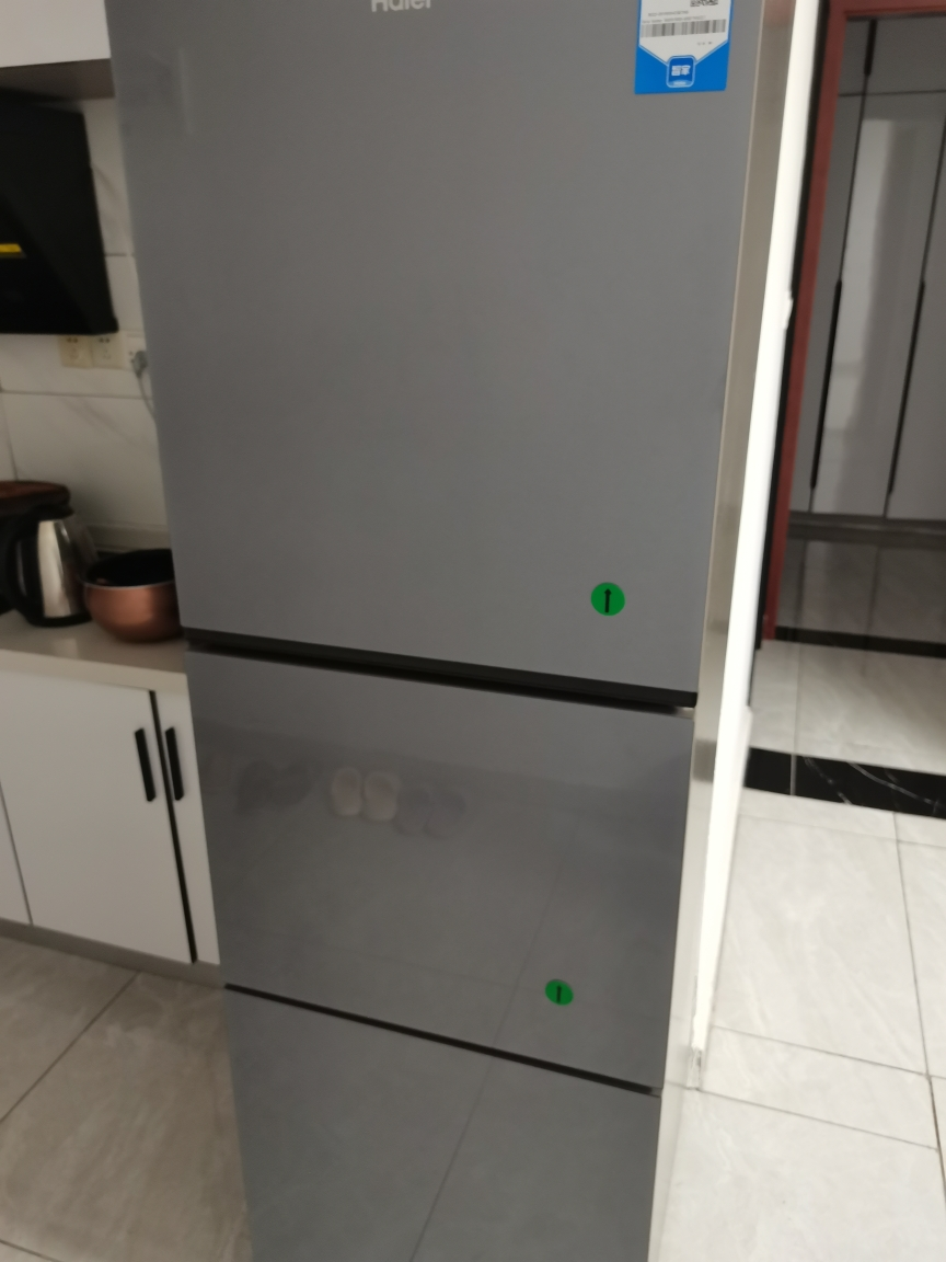 海尔(Haier) 251升无霜变频健康保鲜冰箱 简美三门 自然新鲜 一级变频 黑金净化BCD-251WGHC3E7AS晒单图