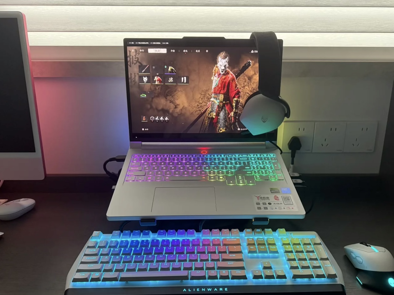 联想(Lenovo)拯救者Y9000P 2025至尊版Ai元启16英寸电竞游戏本笔记本电脑(Ultra 9 275HX 32G 1T RTX5070 Ti 2.5K 冰魄白)晒单图