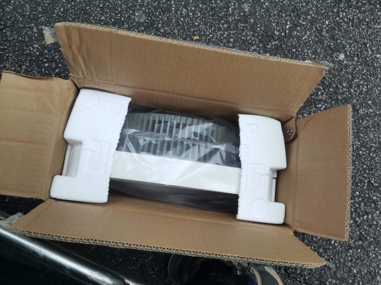 美的(Midea)电风扇KYT25-22MW家用客厅台扇大风力学生宿舍台式转页扇办公室桌面电扇便携 10吋晒单图