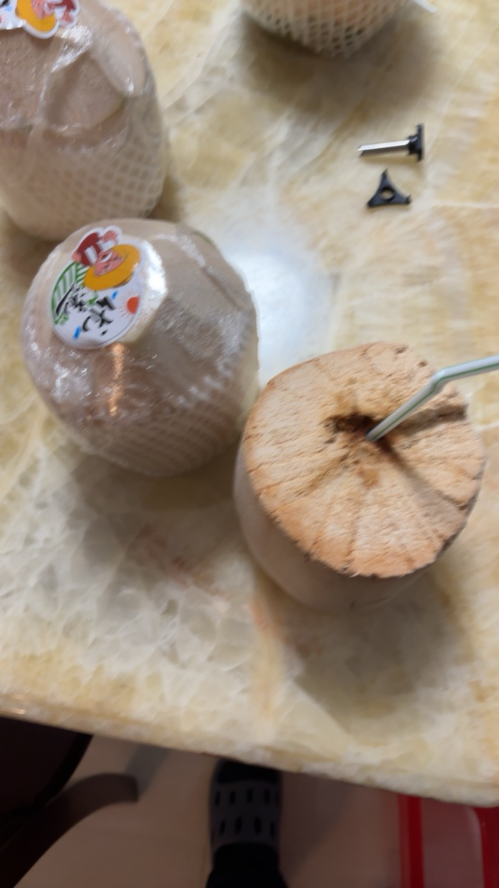 [苏鲜生]海南椰青 当季热带水果 水果椰子 9个装(2-3斤/个) 现摘现发 营养美味 清甜可口晒单图