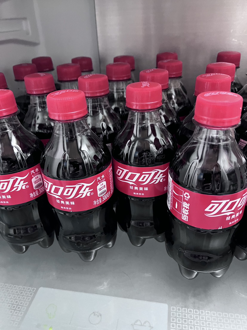 可口可乐300ml*24瓶整箱碳酸饮料夏日清凉快乐水汽水饮料晒单图