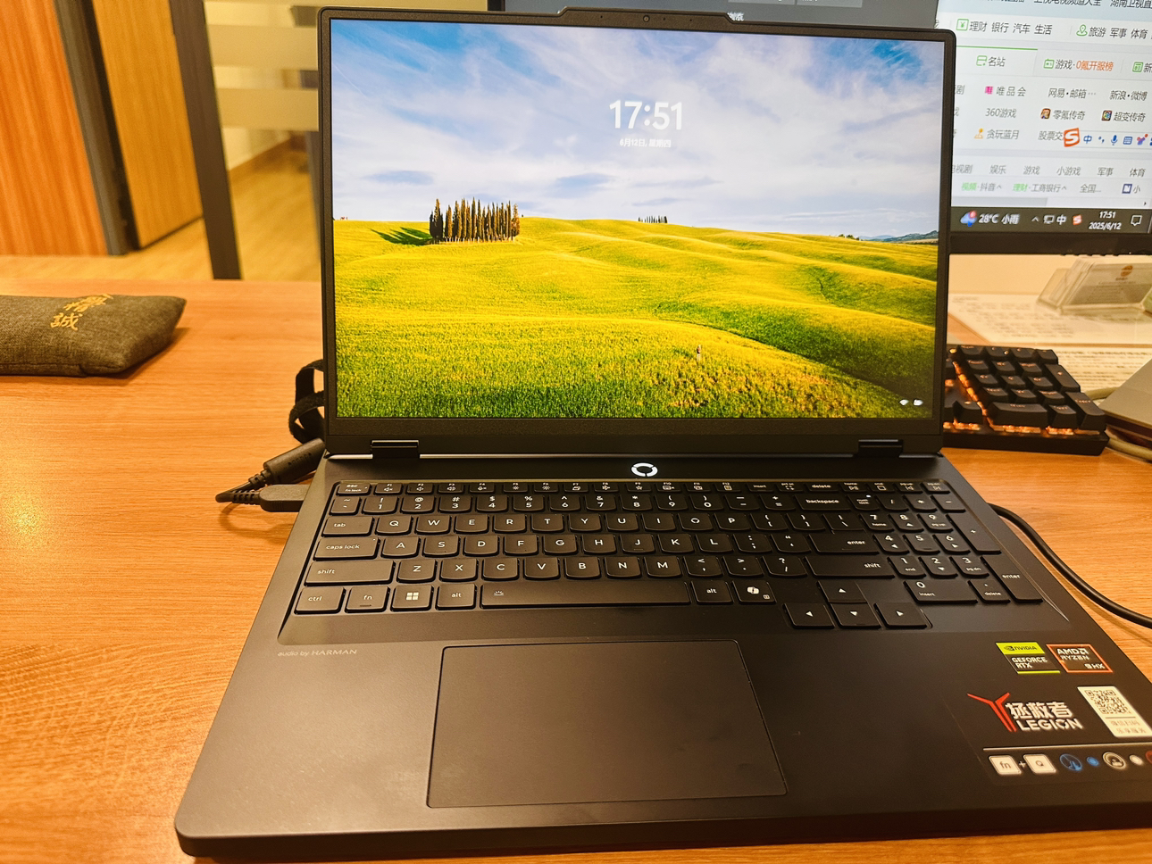 联想(Lenovo)拯救者R7000P 2025 16英寸游戏本笔记本电脑(R9 8945HX 16G 1T RTX5060 2.5k 240Hz 100% DCI-P3)碳晶黑晒单图