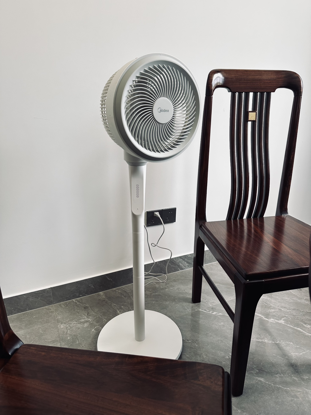 美的(Midea)空气循环扇FGA24TS电风扇家用立式落地大风力摇头落地扇电扇桌面台扇轻音低噪小风扇晒单图