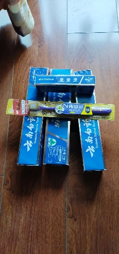 云南白药(YUNNAN BAIYAO)牙膏(留兰香型)215g*3支装晒单图