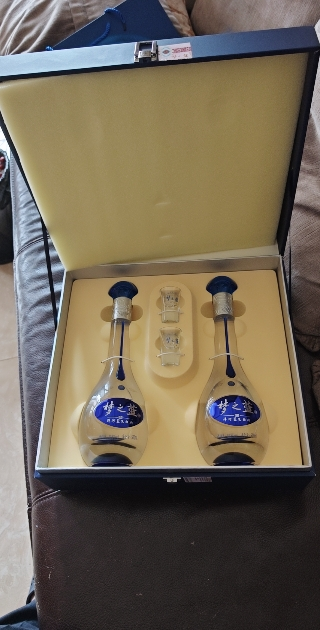 洋河(YangHe)蓝色经典 梦之蓝M3 40.8度 500ml*2瓶 礼盒装 浓香型白酒 口感绵柔 新老包装随机发货晒单图