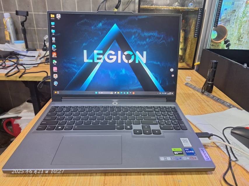 联想(Lenovo)拯救者Y7000P 16英寸电竞游戏笔记本电脑(14代酷睿i7-14700HX 32G 1T RTX4060 8G独显 2.5K 165Hz)定制晒单图