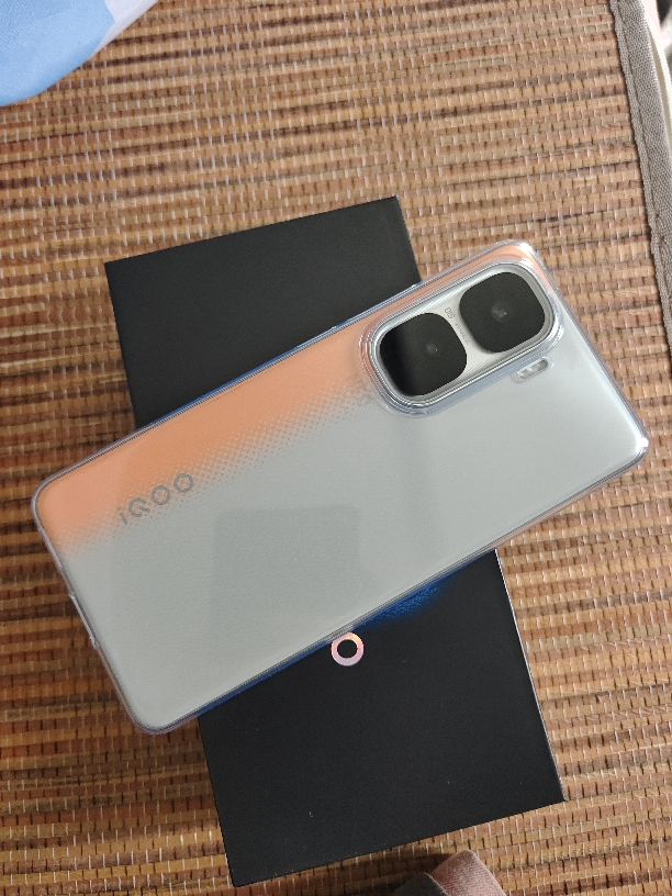 [全新]vivo iQOO Neo10 拉力橙 12GB+256GB 第三代骁龙8 自研电竞芯Q2 120W闪充 6100毫安大电池 AI游戏学生手机晒单图