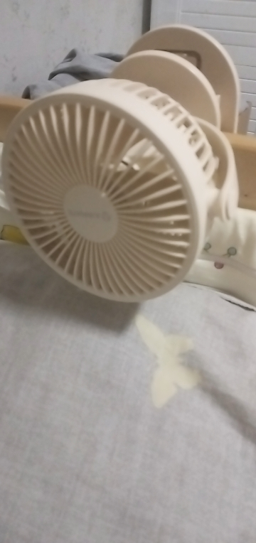 艾美特usb夹式充电风扇小型办公室桌上宿舍便携台式迷你桌面[直插款大风力白]升级5扇叶晒单图
