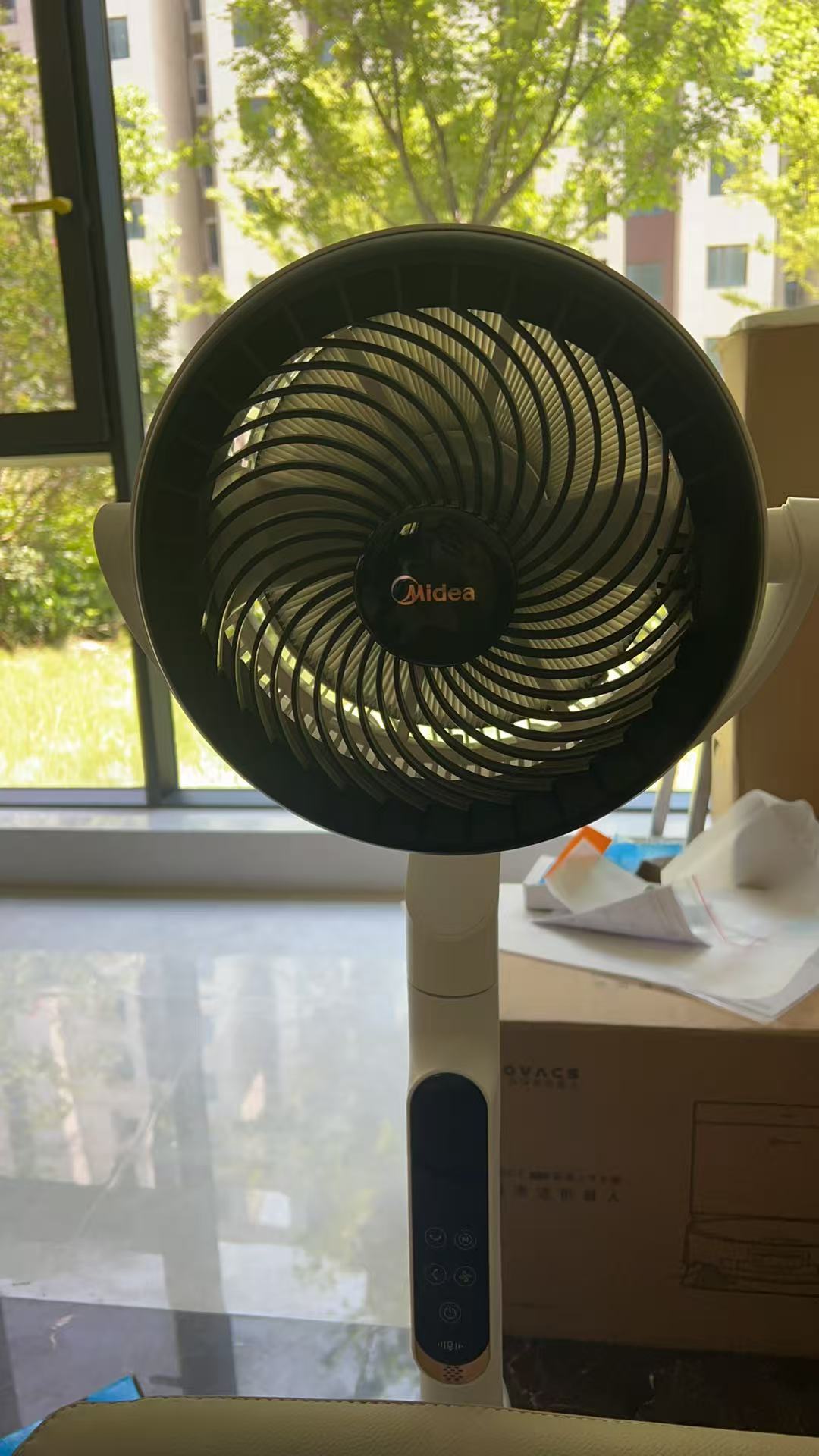 美的(Midea)电风扇空气循环扇卧室节能省电台式落地扇家用变频遥控 FGD24SFQ白色(小程序+语音+遥控+触控)晒单图