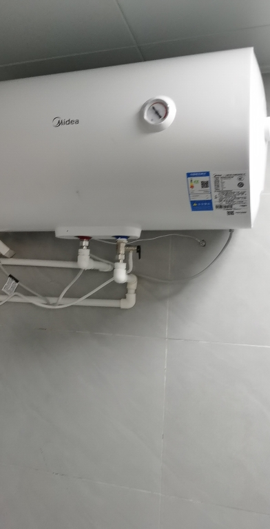 美的(Midea)60升2000W速热 加长防电墙版 蓝钻内胆耐用 8年质保储水式电热水器简约版15A3晒单图