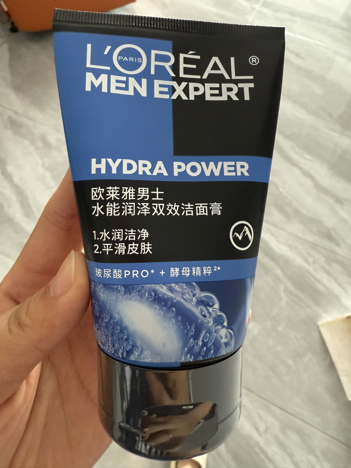 欧莱雅(LOREAL)男士水能润泽双效洁面膏100ml(深层清洁 保湿补水 各种肤质 洗面奶洁面乳)晒单图