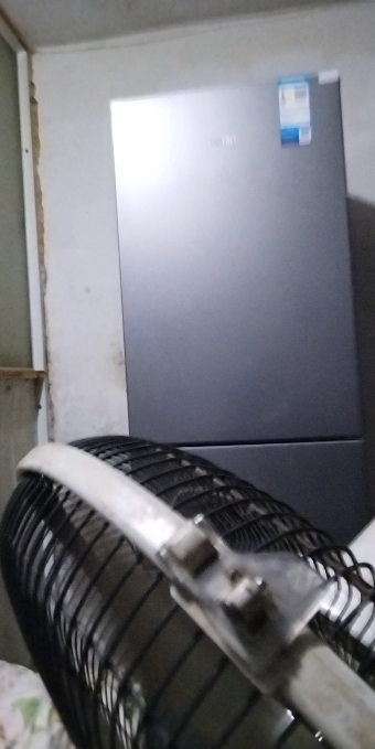 美的出品华凌冰箱 213升银灰色冰箱三门三温区家电冰箱节能低音小型家用租房冷冻冷藏小冰箱HR-223T晒单图