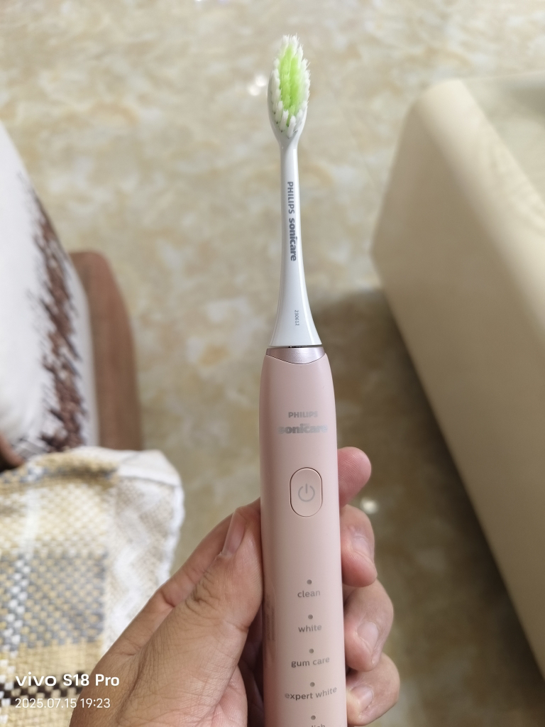 飞利浦(PHILIPS) 电动牙刷 亮白机皇成人声波震动牙刷 成人男士女士 生日礼物送男友女友淡雅粉HX2481/02晒单图