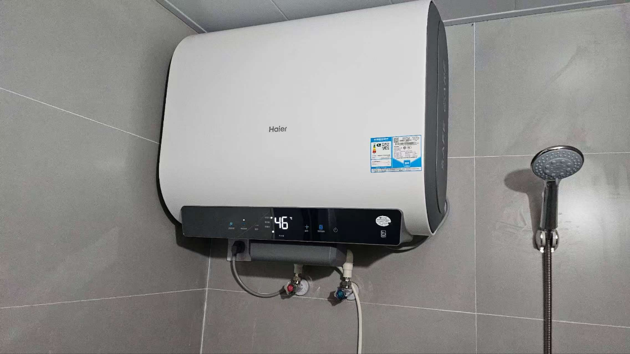 海尔热水器电热水器储水式扁桶双胆家用洗澡一级能效智慧节能上门安装BK3mini 60L 3300W 行业至短 冰雪白外观晒单图