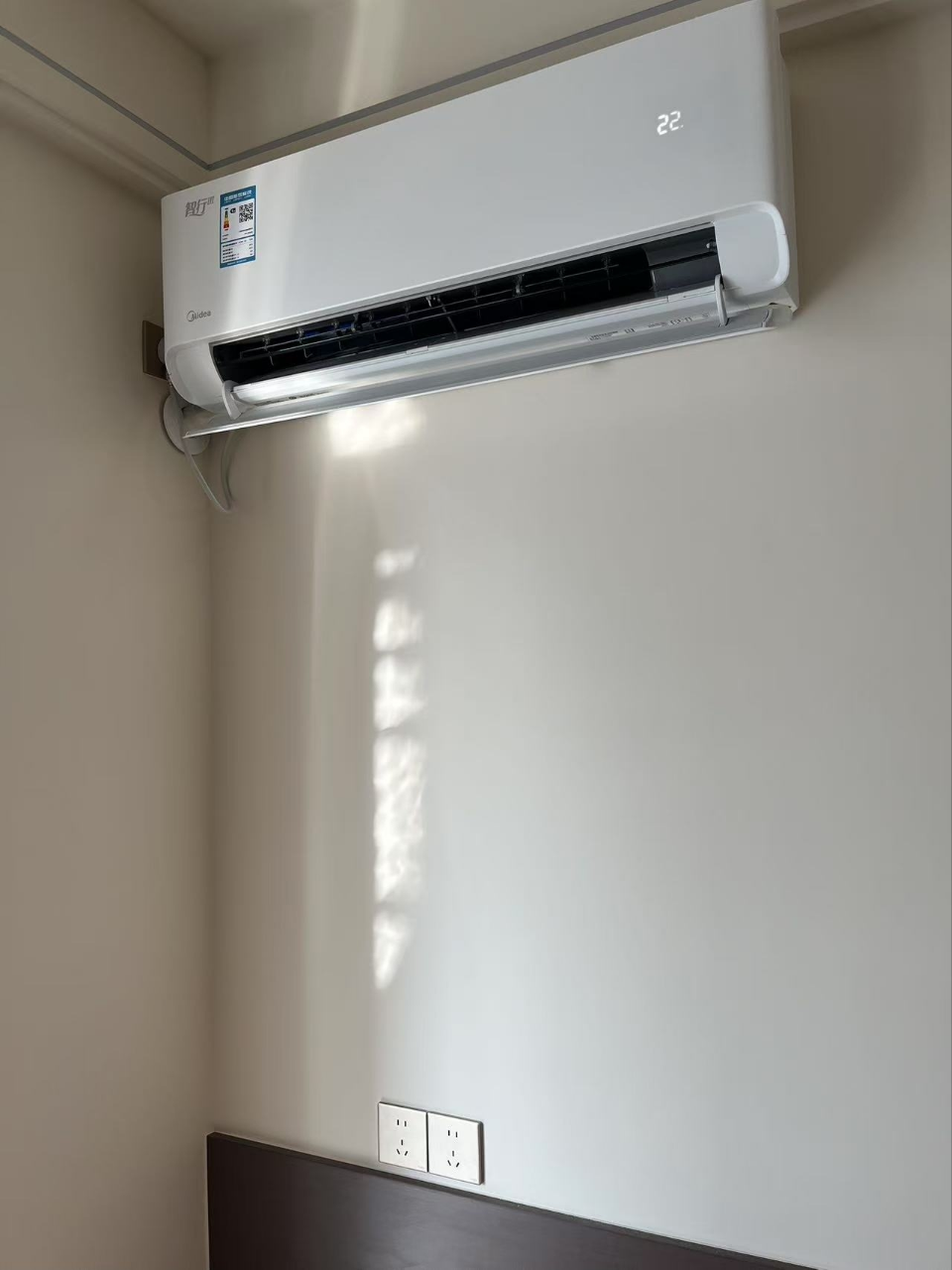 美的空调KFR-35GW/G3-A1N7 变频分体挂壁式空调器 极地白 美的 定制wifi晒单图