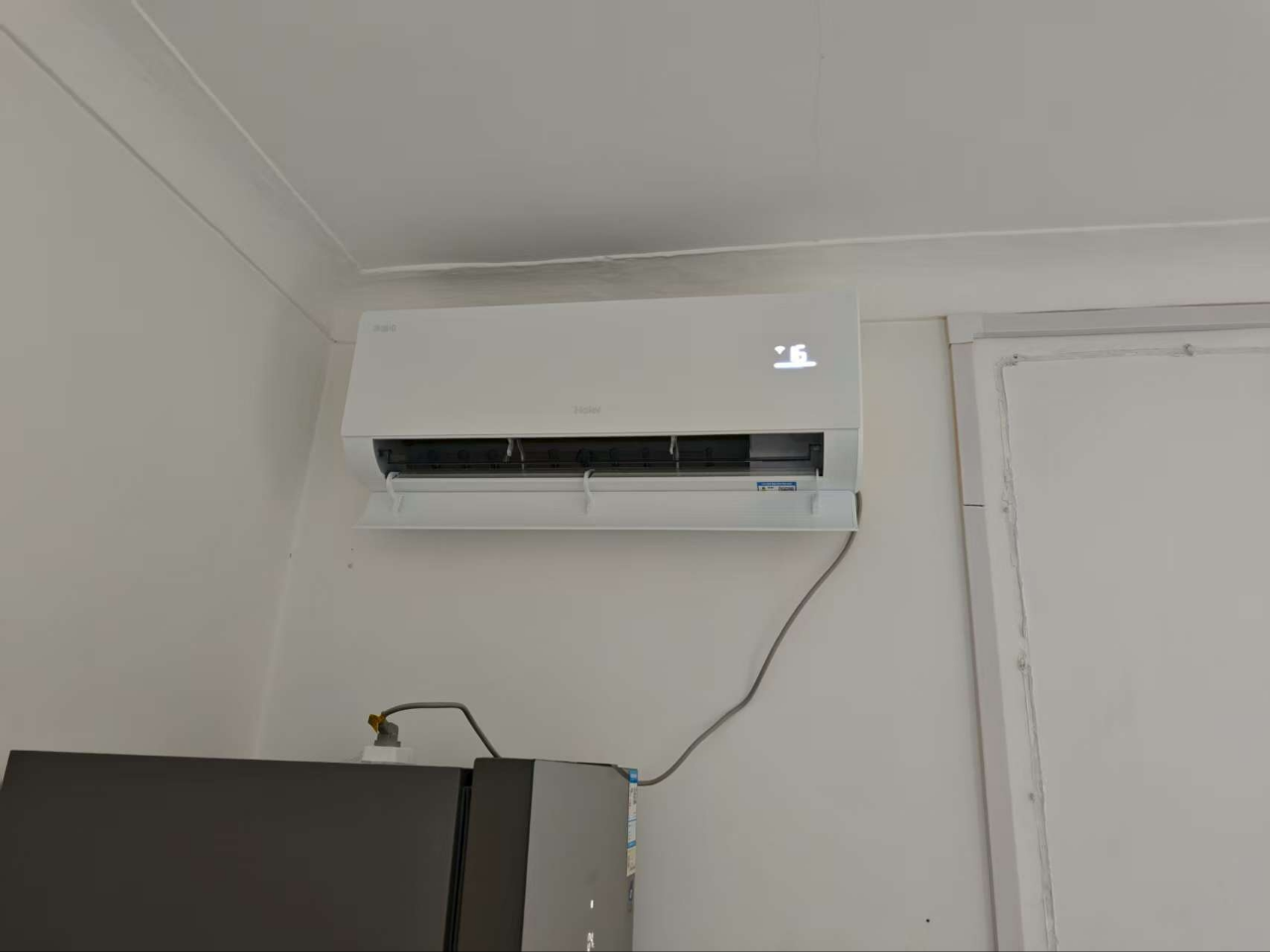 海尔(Haier)[小红花空调-绽放版]净省电1.5匹挂机家用空调 KFR-35GW/E1-1家电国家补贴20%以旧换新晒单图