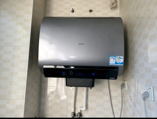 海尔(Haier)热水器小蓝瓶净水洗超薄扁桶家用电热水器3500W变频[3D MAX加热]小魔盒双胆BK7 80L晒单图