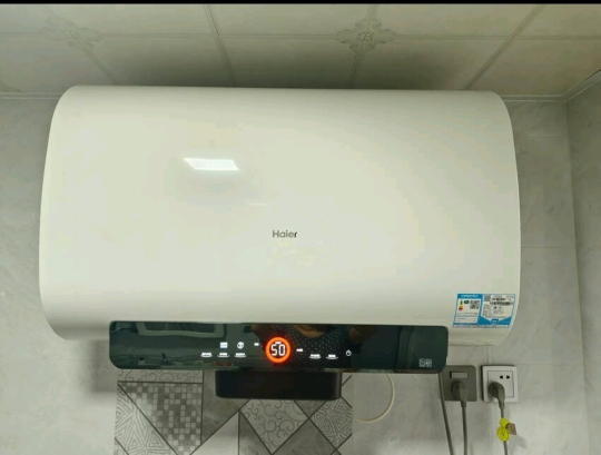 海尔(Haier)80升[小魔盒]瓷净美肤净水洗定制浴超薄扁桶双胆家用电热水器3.3KW变频速热BK3pro 80L晒单图